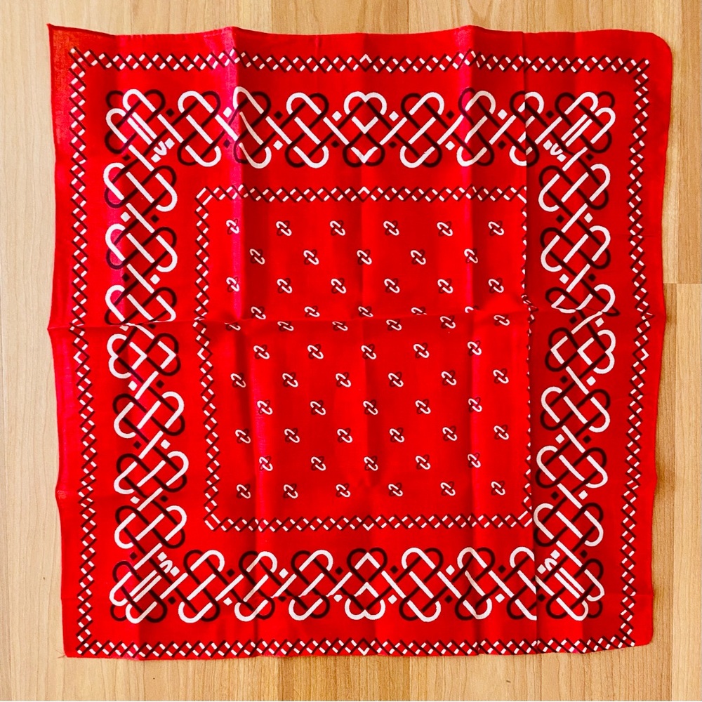 Vintage all cotton fast color Tiger/Wildcat brand link pattern bandana